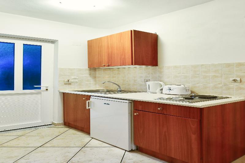 Remezzo Studios & Apartments アモウディ エクステリア 写真